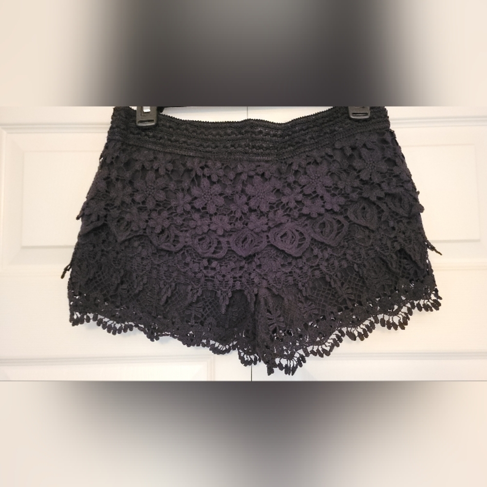 Tiered Lace Black Shorts